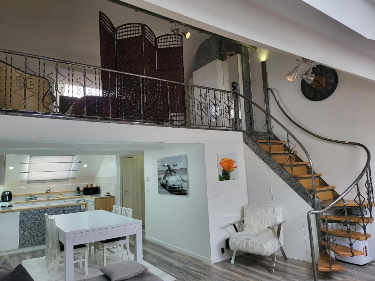 Duplex Elegant Situe A 1Min De La Gare Du Nord Διαμέρισμα Βρυξέλλες Εξωτερικό φωτογραφία